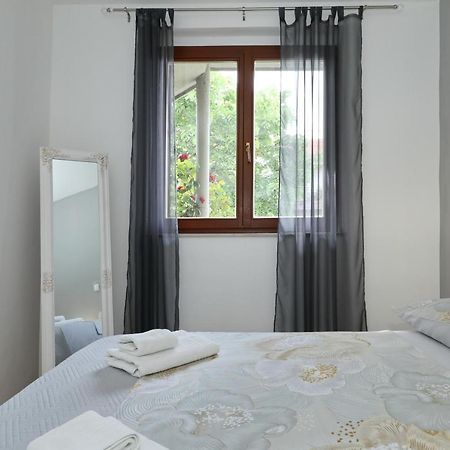 Apartment And Room Mare Zadar Exterior foto