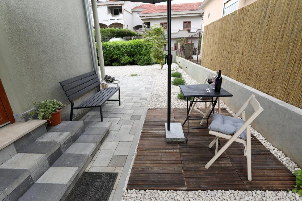 Apartment And Room Mare Zadar Exterior foto